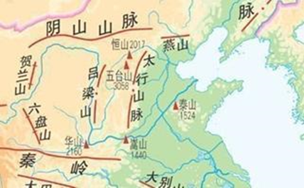 因此,图片中问号位于地形第二阶梯,位于秦岭的东北端,太行山脉的