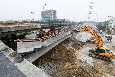 申论热点：无锡垮桥事件